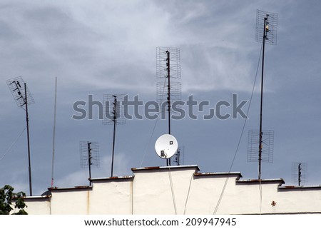 satellite TV antenna and transmitter - concept goes new