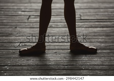 Ballerina dancing feet