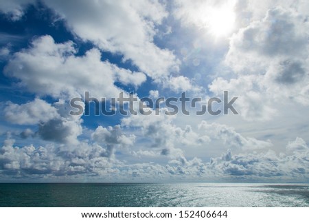 ocean cloud and blue sky.sea and sky at day.cloud in sky.