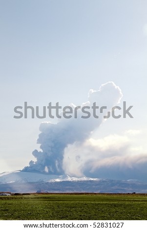 iceland volcano eyjafjallajokull eruption. iceland volcano eruption 2010