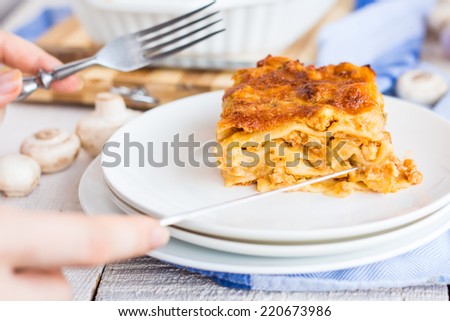 processes food mushroom lasagna, devices, hands, italy food