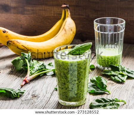 green smoothie with spinach, banana and peanut milk, clean eating, , detox