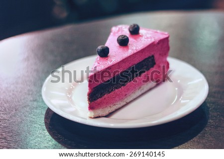 Cake\
Berry cake on the plate
