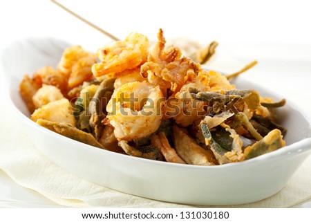 Stir Fried Seafood with White Sauce
