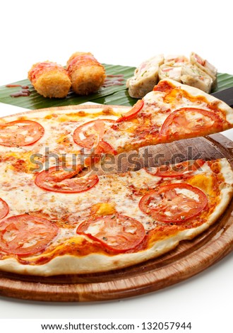 Pizza Margherita made with Tomatoes, Gauda Cheese and Mozzarella. Served with Dessert and Sushi Roll