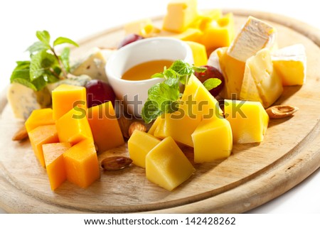 Cheese Platter with Grapes and Honey