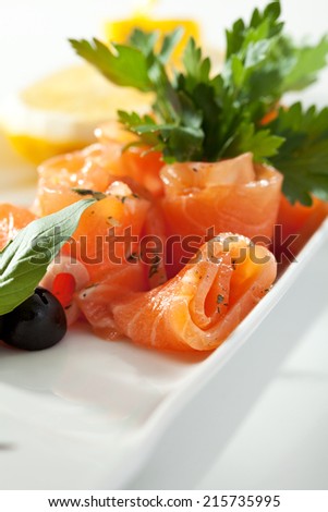 Sliced Salmon with Lime and Olives