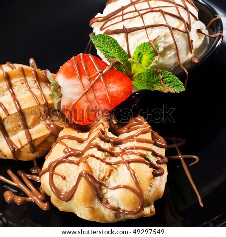 Dessert - Custard Pastry with Strawberriy and Ice Cream