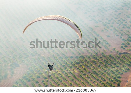 Practice the sport of paragliding in the mountains of Toledo in Spain