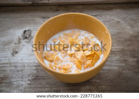 milk and cornflakes