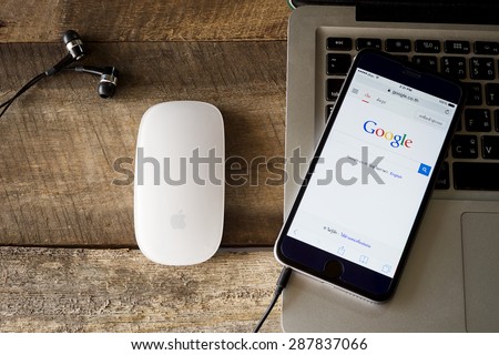 CHIANGMAI, THAILAND -JUNE 16, 2015:Photo of  new Apple iPhone 6 Plus smartphone device open google application.
