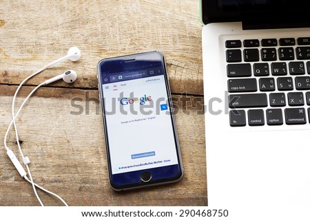 CHIANGMAI, THAILAND -JUNE 25, 2015:Photo of new Apple iPhone 6 Plus smartphone device open google application.