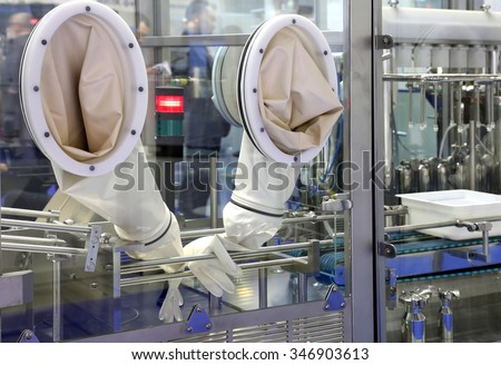 Sterile camera with gloves rubber for the production of medicines