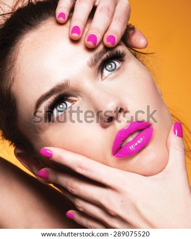 Mascara Applying. Long Lashes closeup. Mascara Brush. Eyelashes extensions. Makeup for Blue Eyes. Eye Make up Apply,pink lips