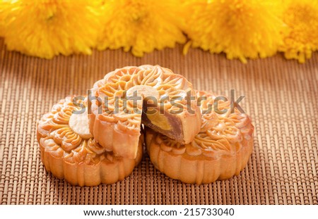 Moon cake and tea,food and drink for Chinese mid-autumn festival. Chinese famous food, gift for chinese in mid-autumn festival
