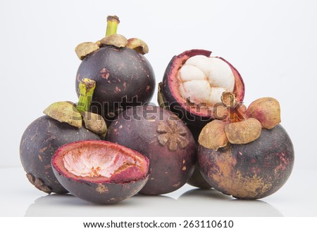 The mangosteen fruit with high content of antioxidants.