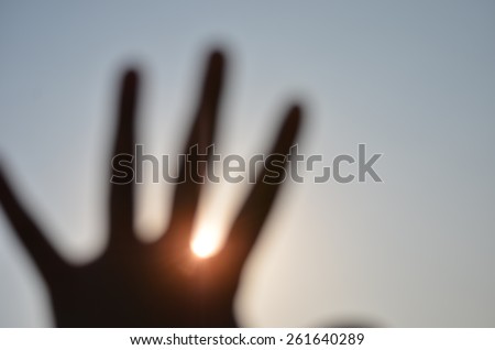 Blur hand (feel like when you will get faint because too hot or feel like a alien\'s hand)