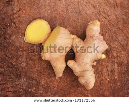 ginger and Garlic ginger on chopping board