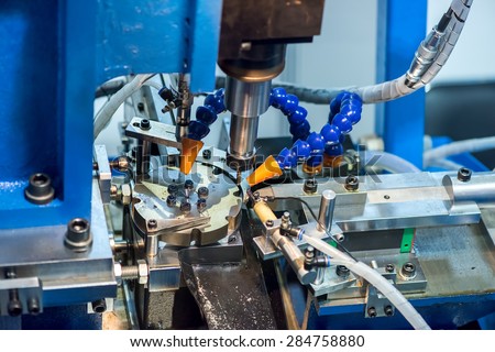 CNC milling machine milling heads in metal industry