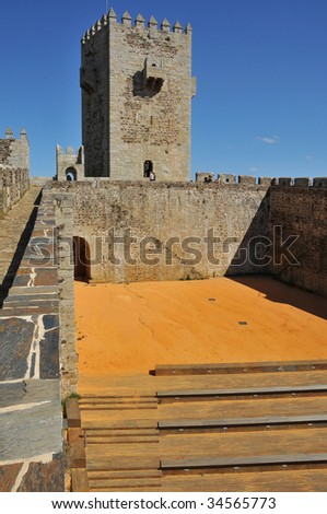 a portuguese castle on the border with spain, showing the keep and the central courtyard used in the napoleonic wars