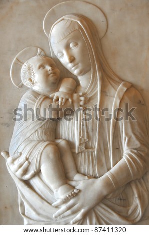 Marble sculpture of the virgin Mary with baby Jesus in Carrara marble by Pietro Lombardo