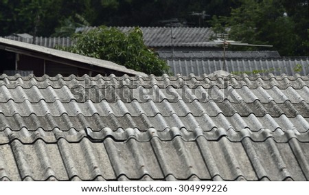 SELECTIVE FOCUS TO ZINC METAL ROOF IN NATURE DAY LIGHT