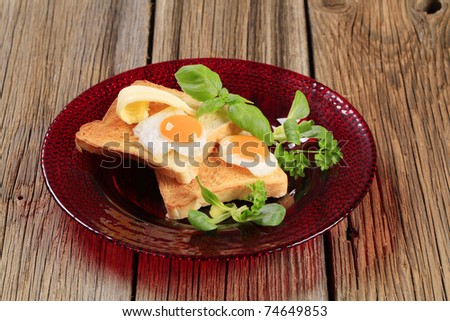 Sunny side up eggs on toast