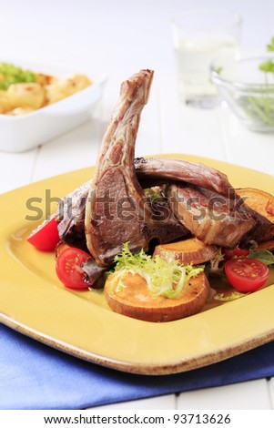 Roast lamb chops with sweet potatoes