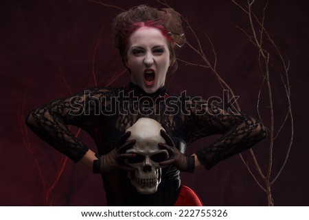 Amazing dead girl with a skull