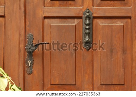 Door handle / Antique door handle / Authenticdoor handle / Old brass handle on vintage wood door