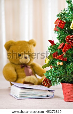 memory concept chrismas tree and bear