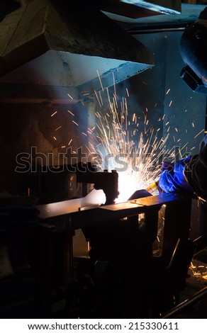 The working in Welding skill up  use in product part automotiv