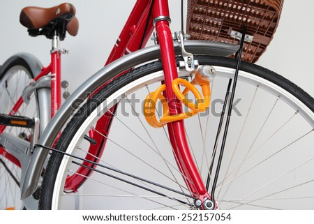 Bicycle lock anti-theft key