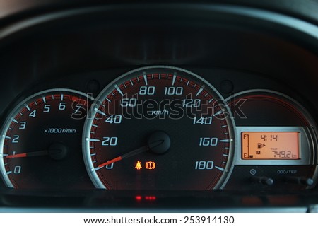 Automobile oil consumption instrument display