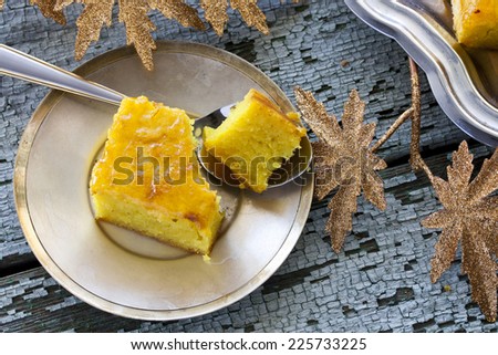 cake with semolina, turmeric and apricot jam