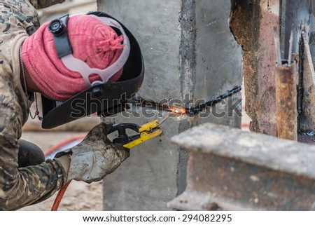 Welding work for concrete pile of building