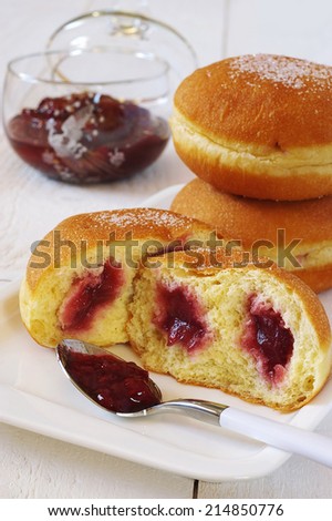 Farewell, my diet: sweet breakfast: donuts with raspberry jam
