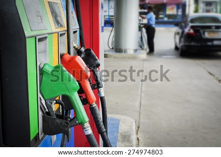 Pump oil. Car put in gasoline