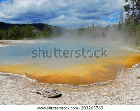 mirror pool , in the old road group of biscuit geyser basin, yellowstone national park, wyoming