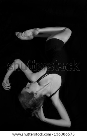 Black and white photo of woman dancer