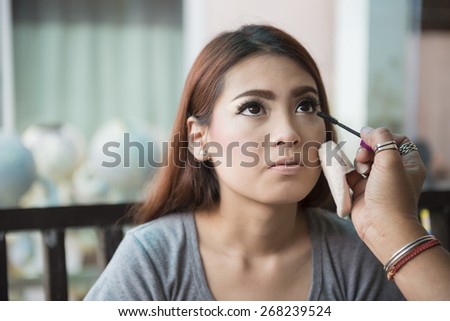 Stylist makes makeup actors on the show