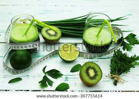 green cocktail diet full of vitamins