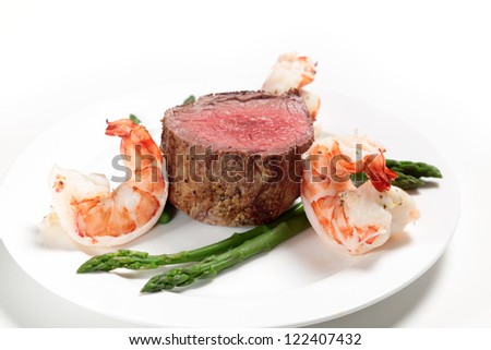 Giant prawns with tenderloin steak and asparagus, a very basic \