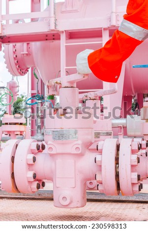 Ball valve that control crude oil in to separator