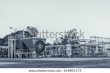 Gas compressor for gas lift into crude well