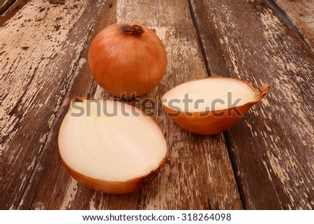 onions on wood,section