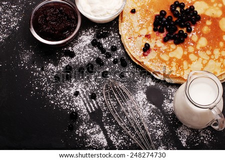 Pancakes with blueberries.