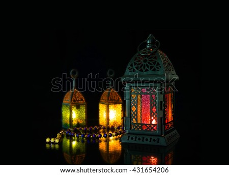 Classic lanterns of Ramadan Background