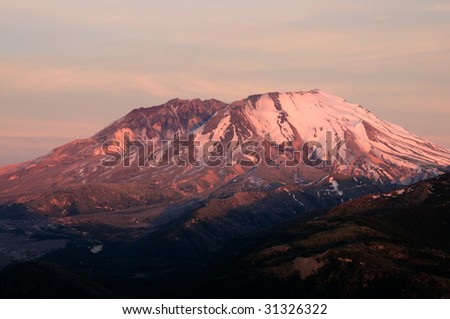 Beautiful Mount St. Helens national volcanic monument in the sunset glow