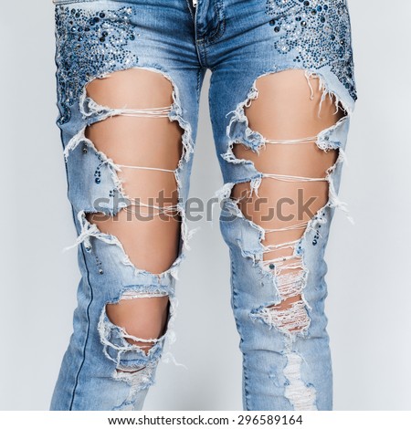 ripped jeans female feet
